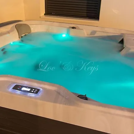 A La Van O Den 4 Etoiles Avec Jacuzzi Willa Biscarrosse