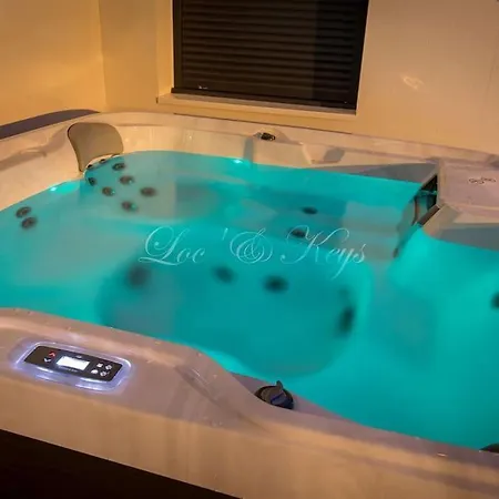 A La Van O Den 4 Etoiles Avec Jacuzzi Biscarrosse