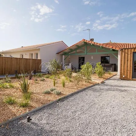 A La Van O Den 4 Etoiles Avec Jacuzzi *